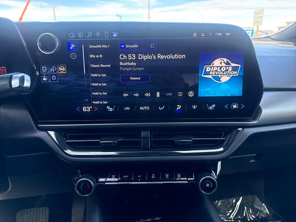 Used 2025 Chevrolet Equinox EV RS image 18