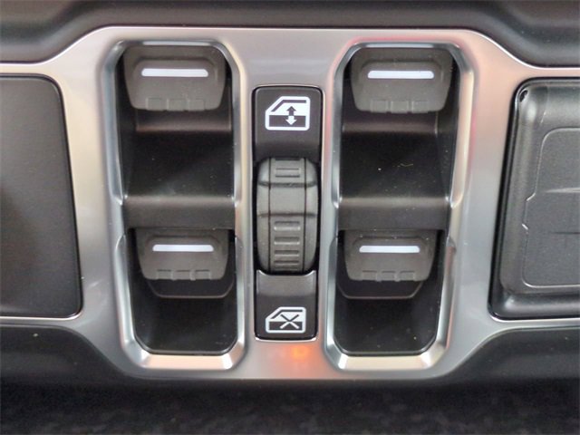 New 2025 Jeep Gladiator Sport image 23