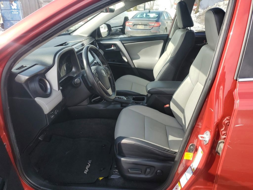 Used 2016 Toyota RAV4 Limited image 14