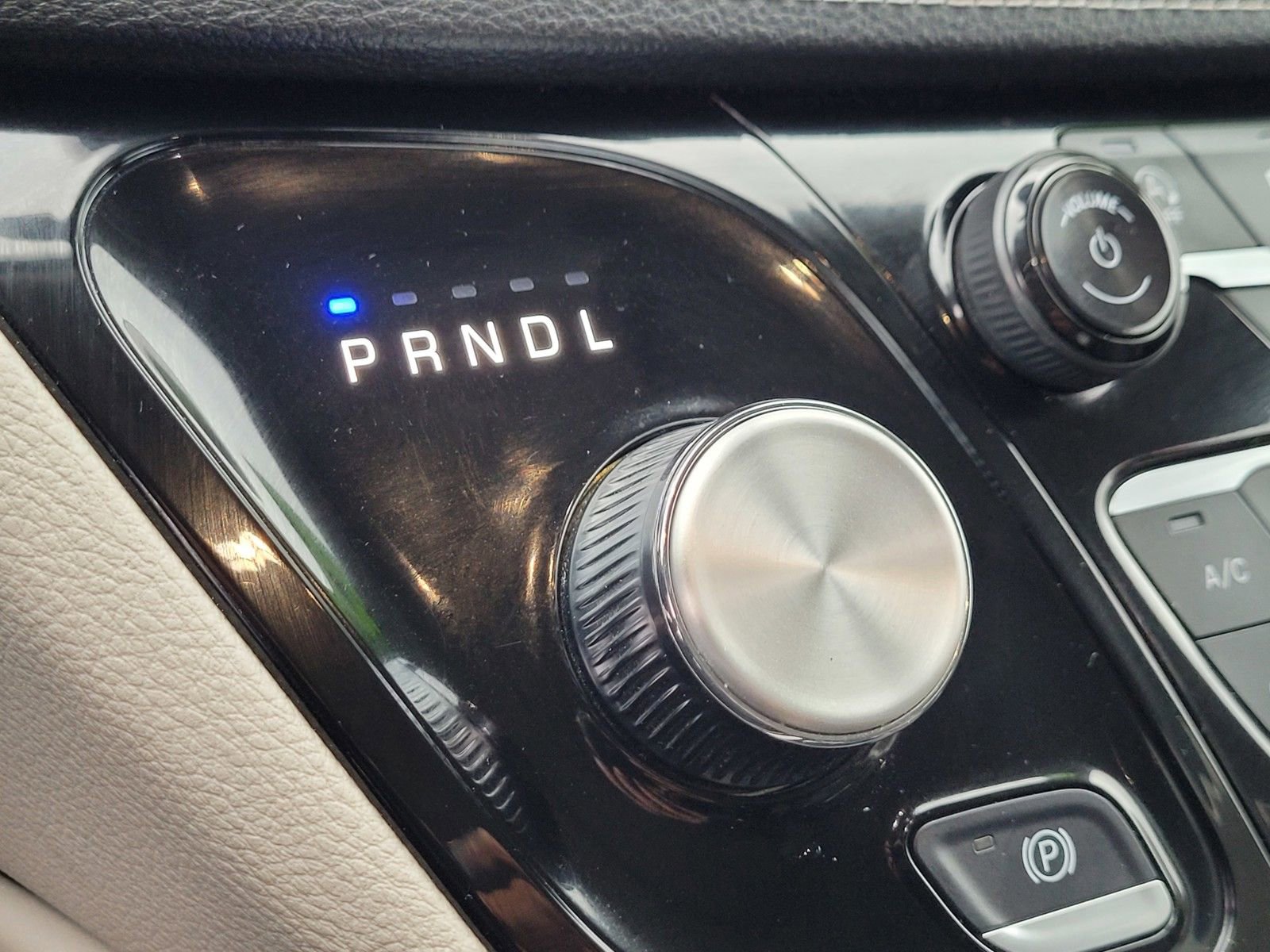 Used 2024 Chrysler Pacifica Limited image 21