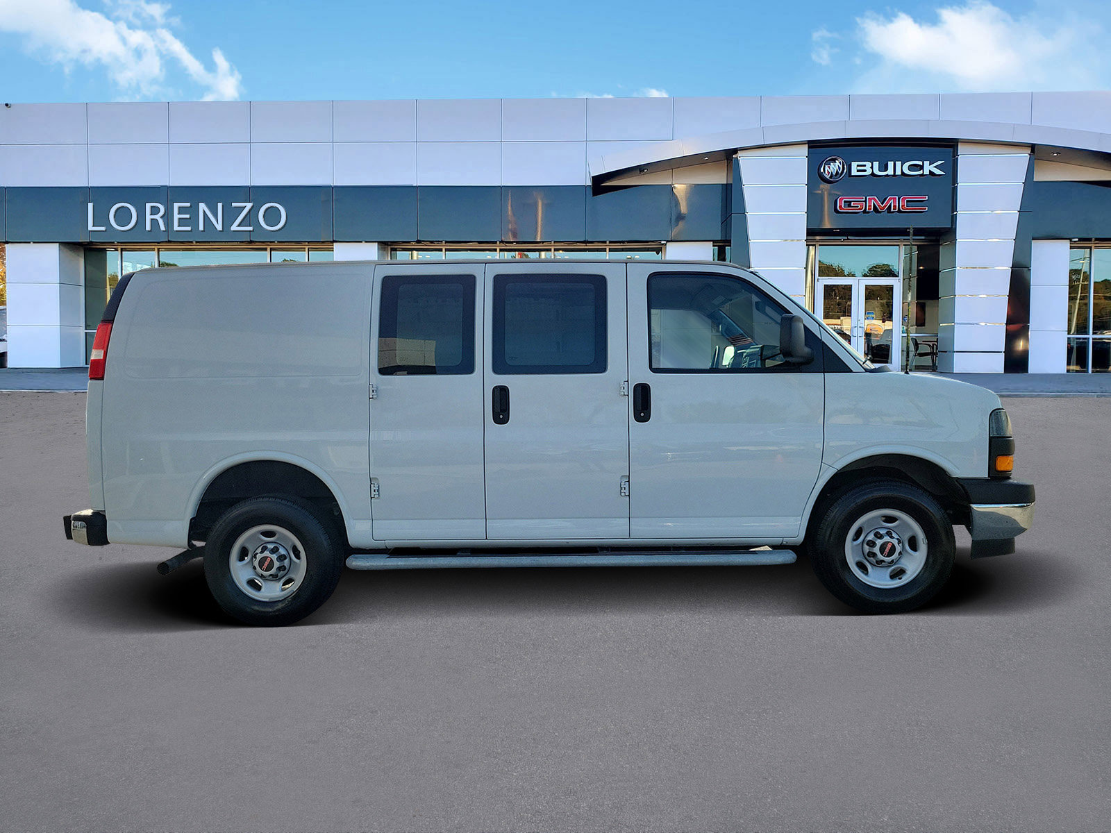 Used 2024 GMC Savana 2500 w/ Driver Convenience Package image 4