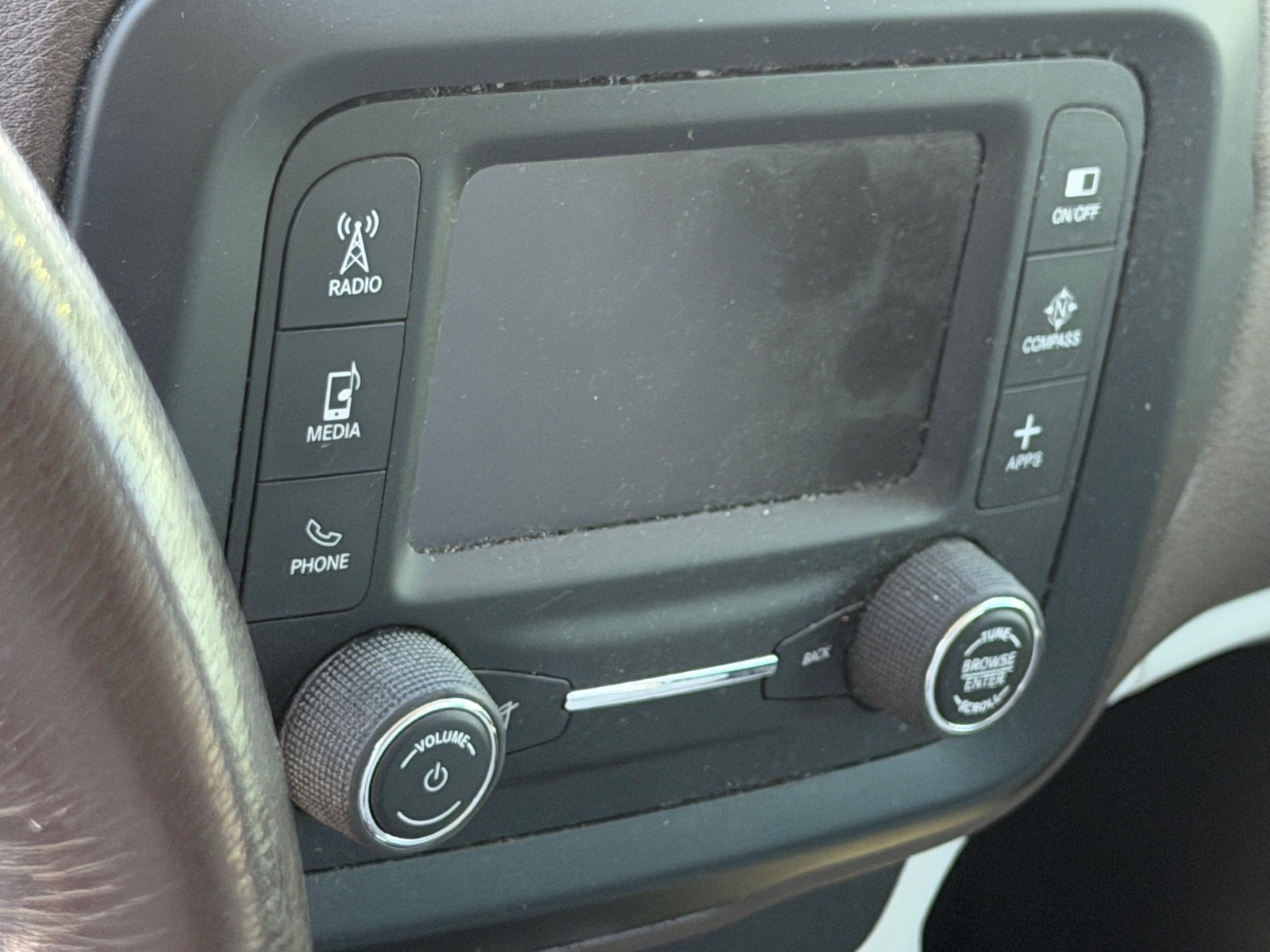 Used 2017 Jeep Renegade Latitude FWD image 9