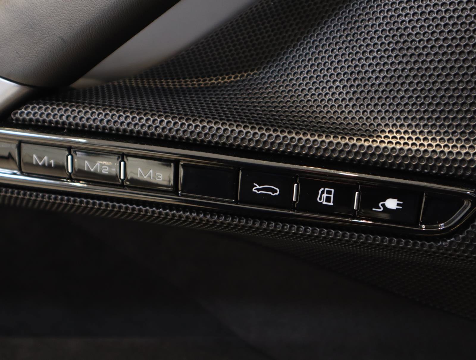 Certified 2025 Ferrari SF90 Spider AWD/4WD image 26