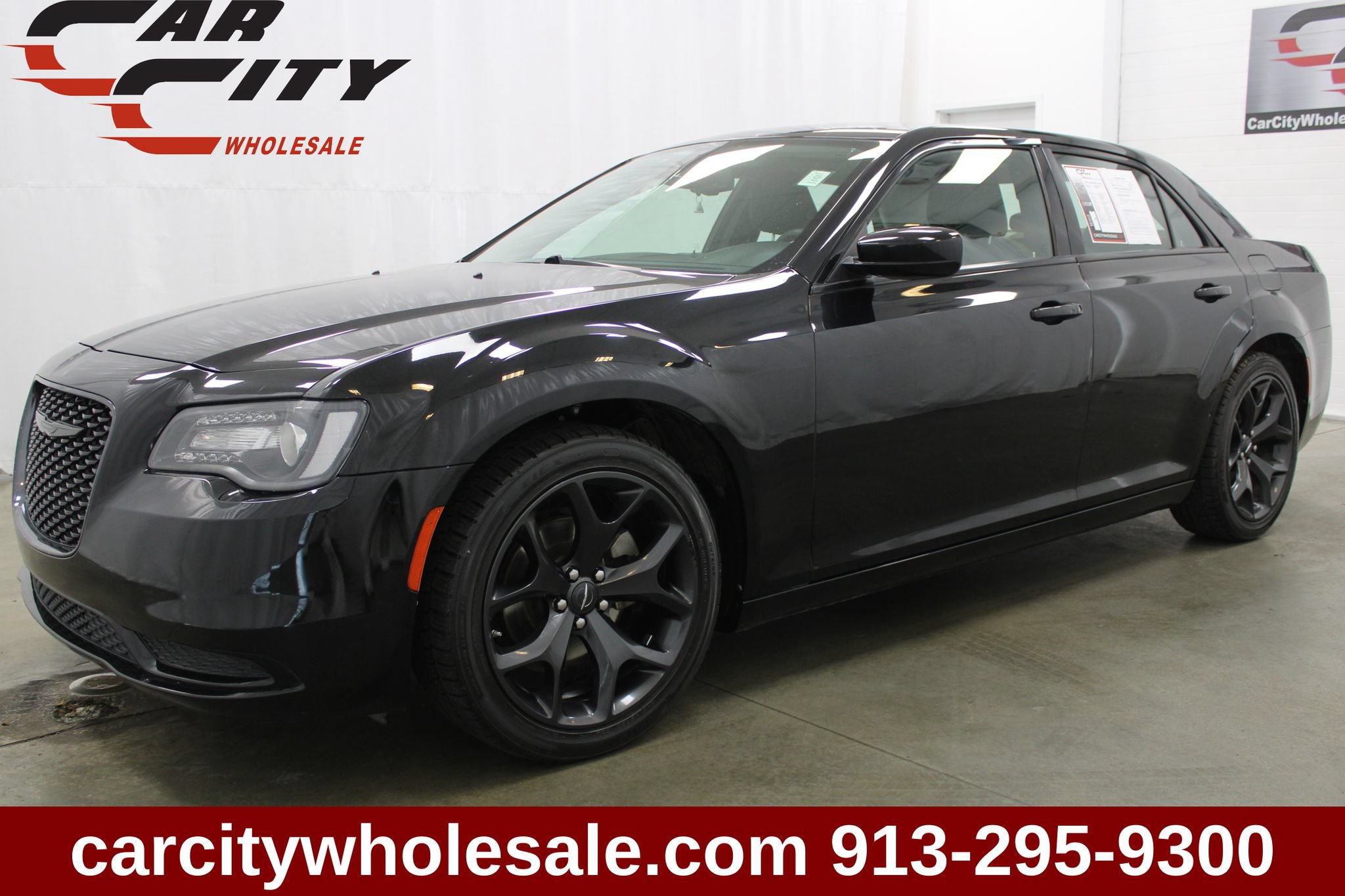 Used 2022 Chrysler 300 Touring w/ Sport Appearance Package RWD image 1