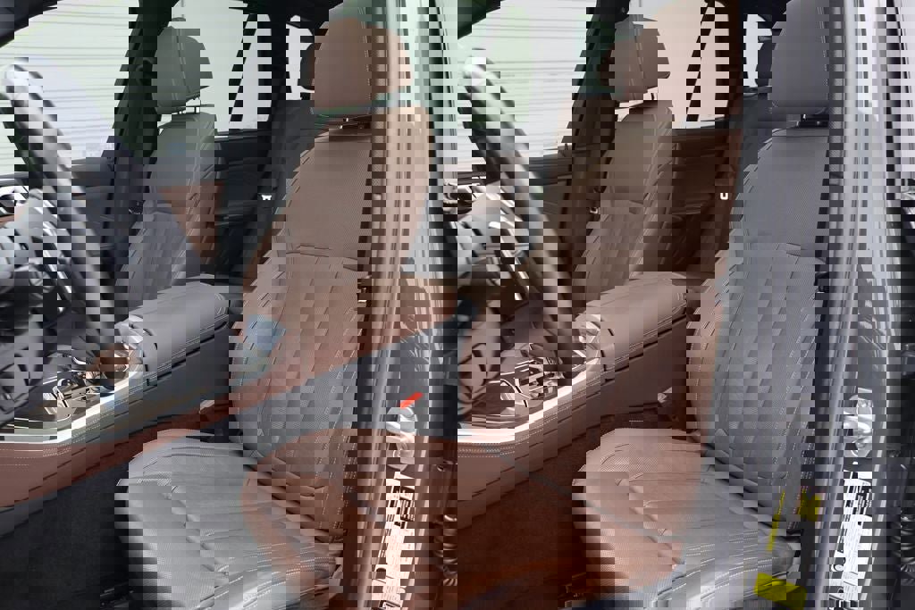 Used 2022 BMW X5 M50i w/ Executive Package image 19