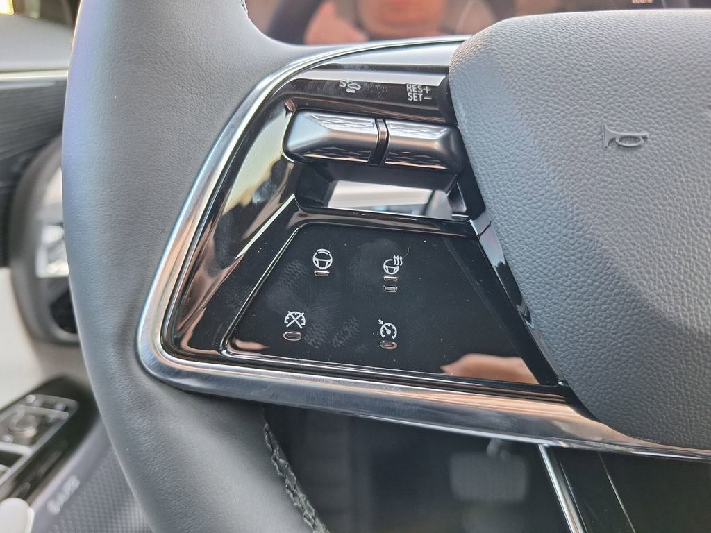 New 2026 Cadillac Lyriq Premium Sport w/ LPO, ONYX Package image 20