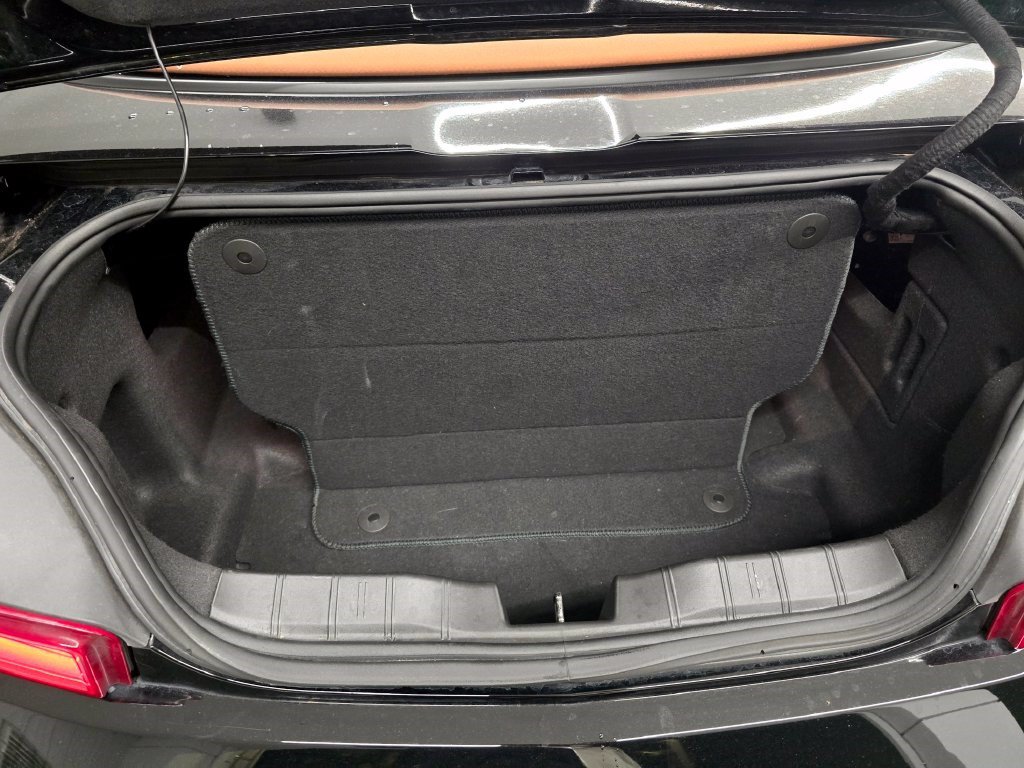 Used 2018 Chevrolet Camaro LT RWD image 39