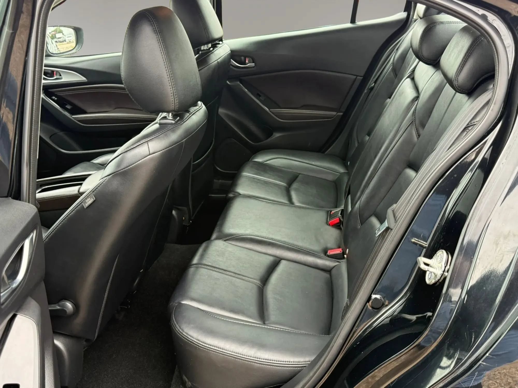 Used 2018 MAZDA MAZDA3 Touring FWD image 14