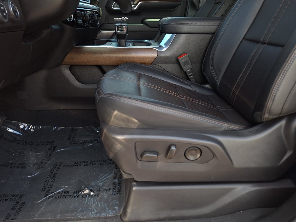 Used 2024 Chevrolet Silverado 1500 High Country w/ Technology Package AWD/4WD image 11
