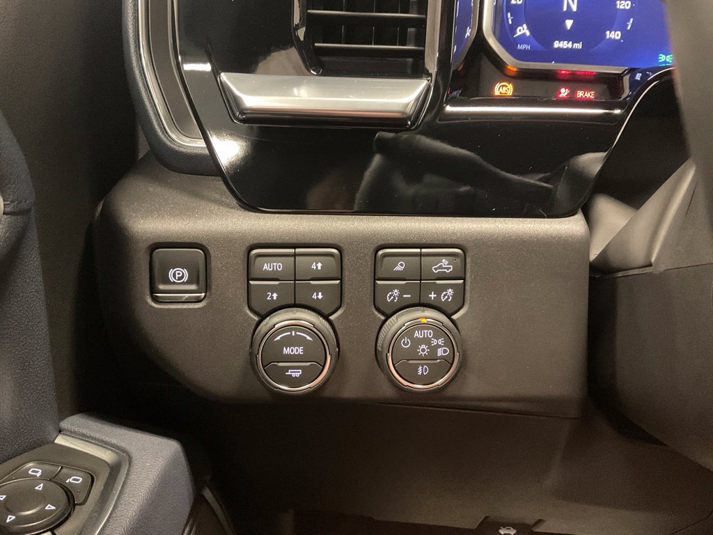 Used 2026 Chevrolet Silverado 1500 High Country AWD/4WD image 15