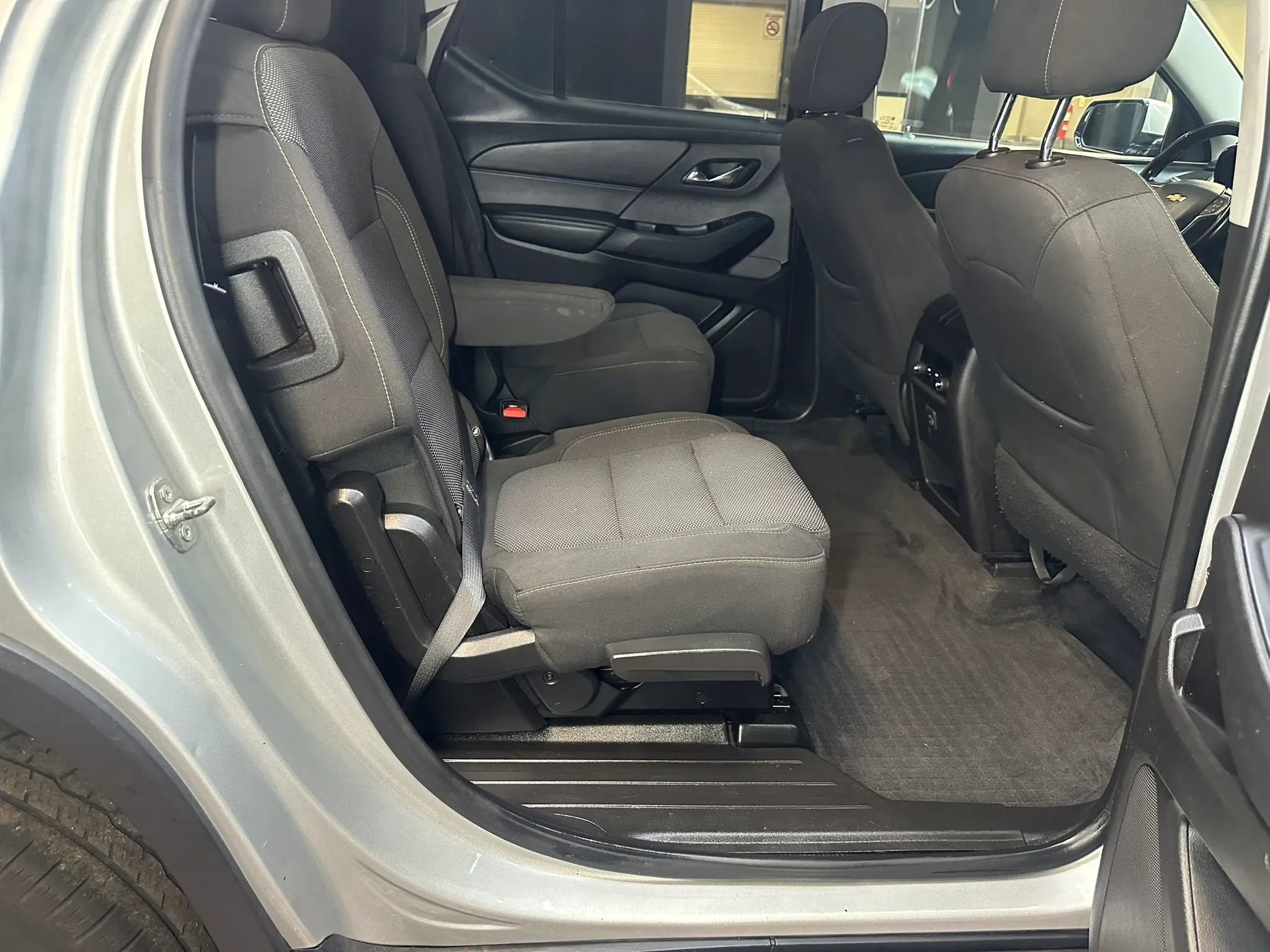 Used 2019 Chevrolet Traverse LT w/ LPO, Black Accent Package image 29