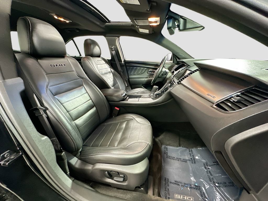 Used 2013 Ford Taurus SHO image 31