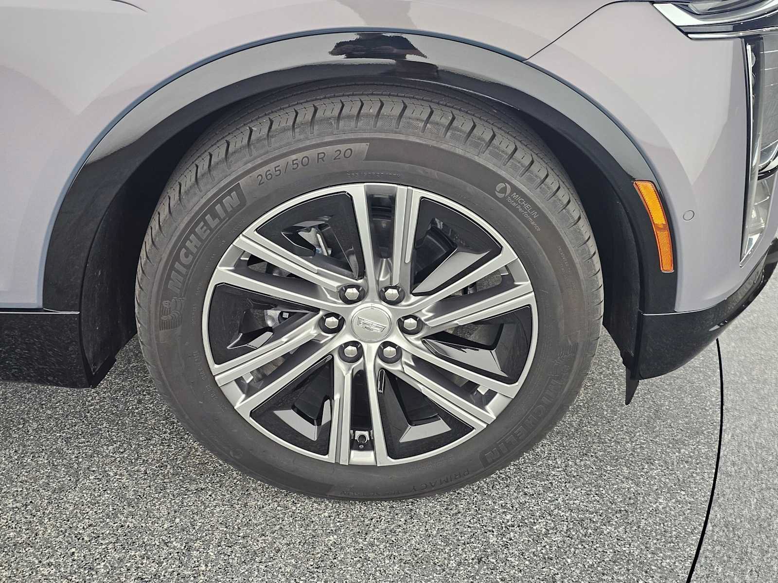 Used 2025 Cadillac Lyriq Luxury AWD/4WD image 9