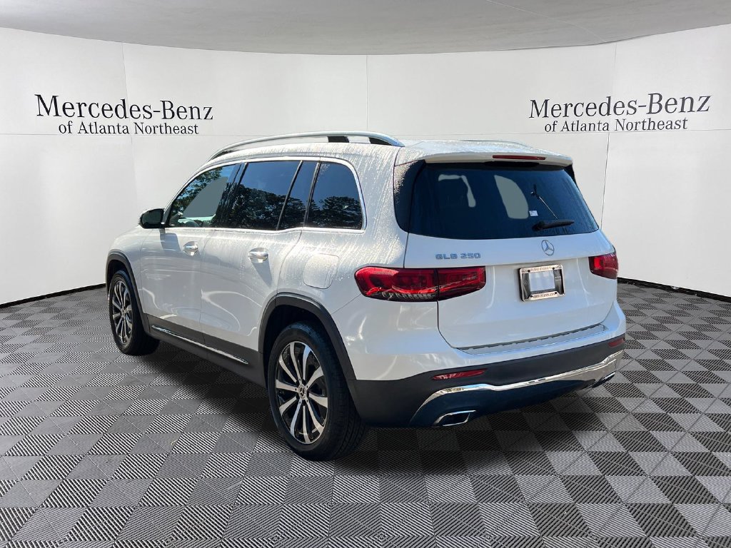 Used 2023 Mercedes-Benz GLB 250 w/ Premium Package image 5