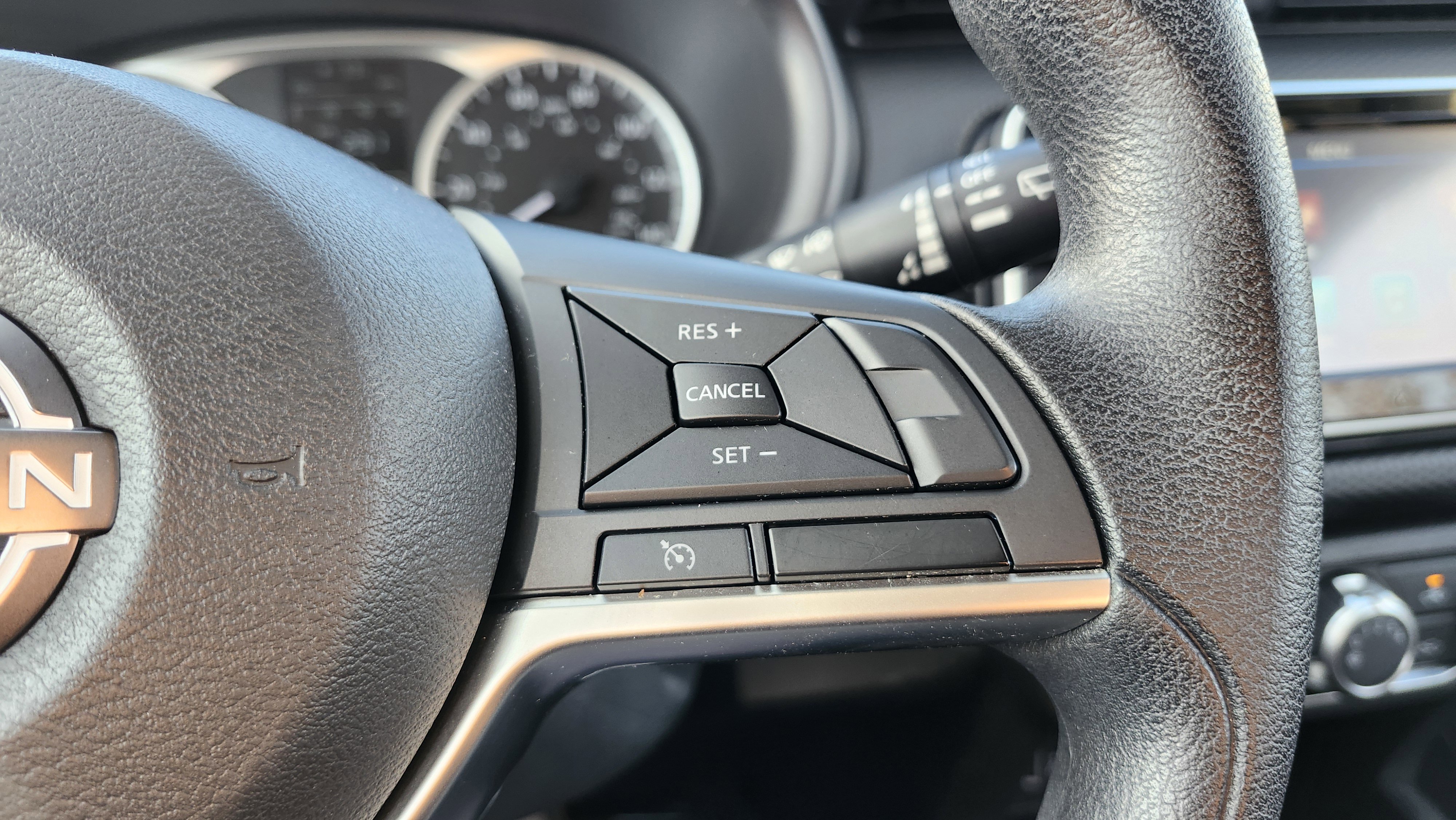 Used 2022 Nissan Kicks S image 31