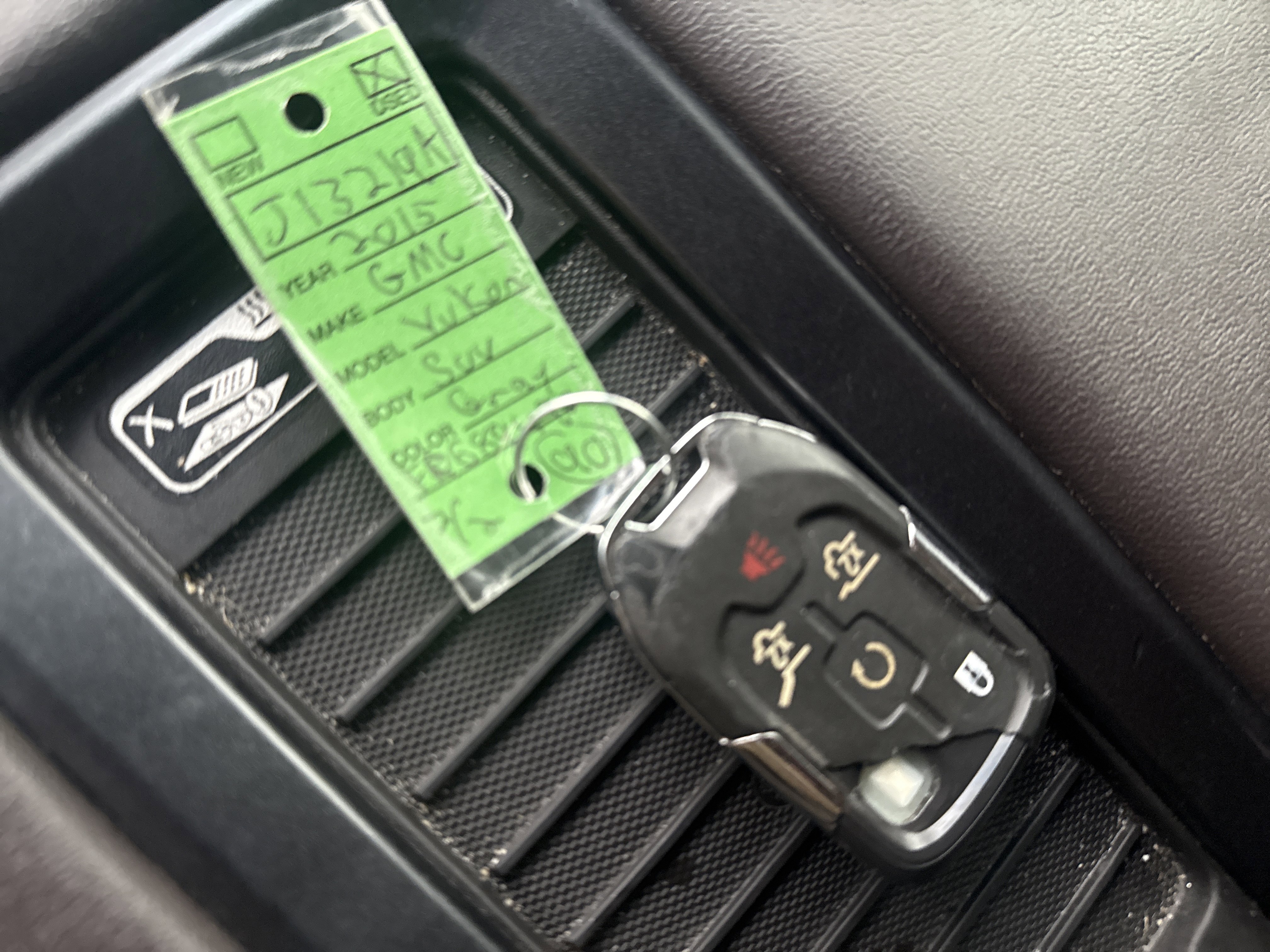 Used 2015 GMC Yukon Denali w/ Premium Package image 32