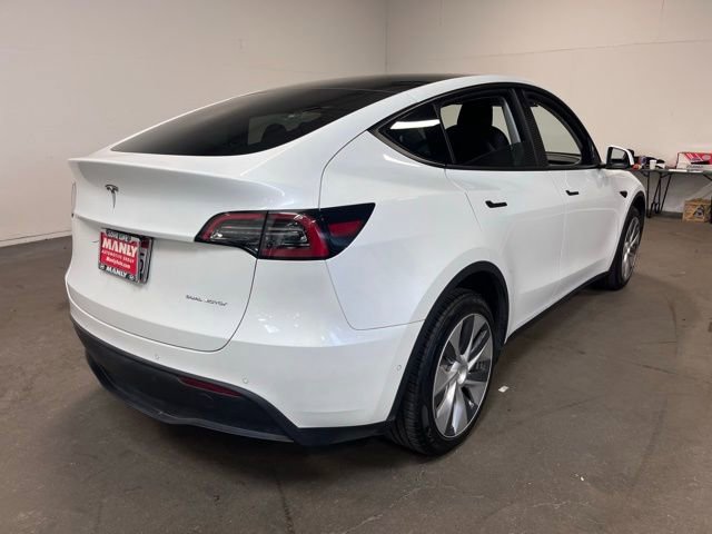 Used 2022 Tesla Model Y Long Range image 3