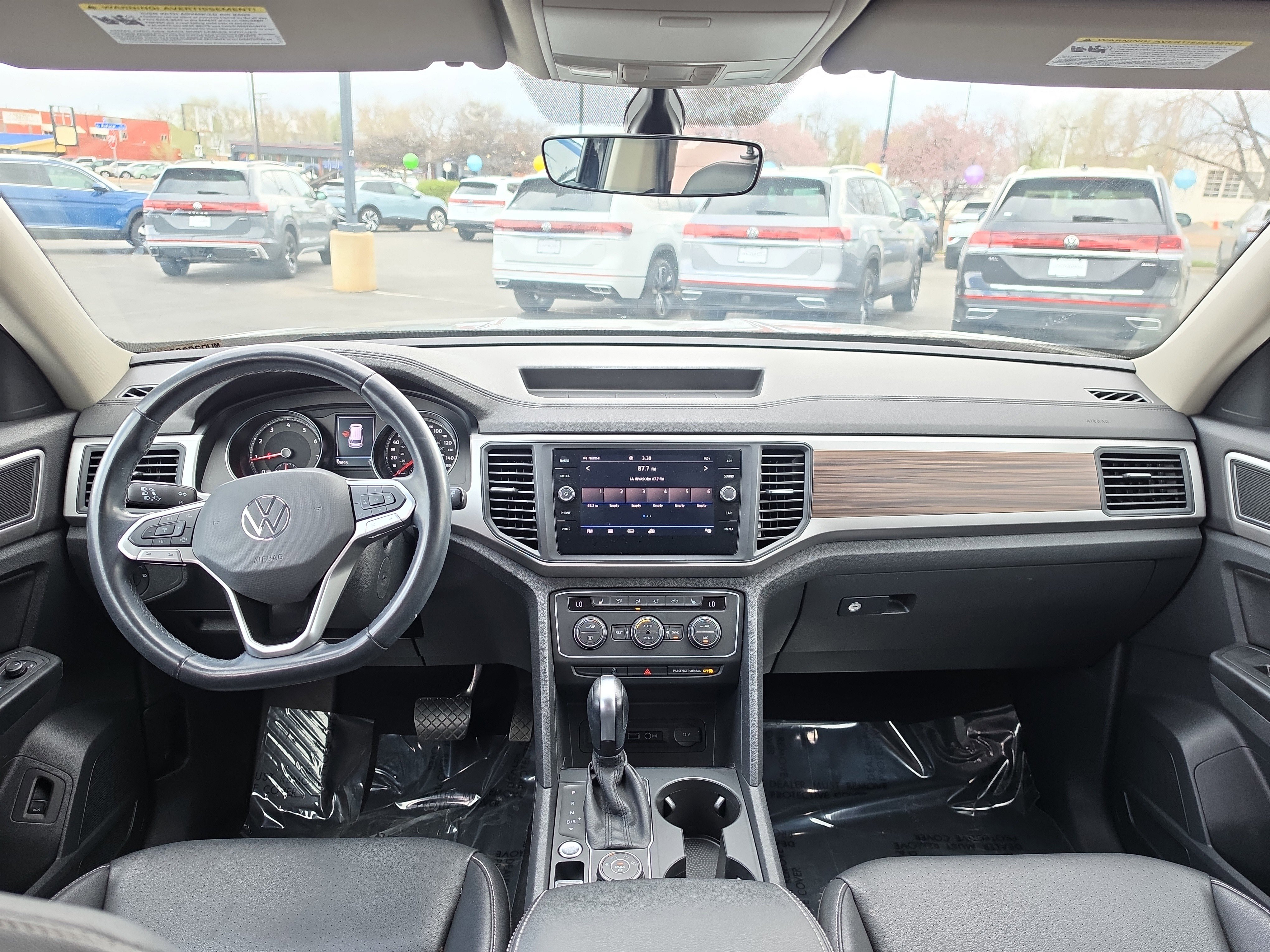 Used 2021 Volkswagen Atlas SE image 2