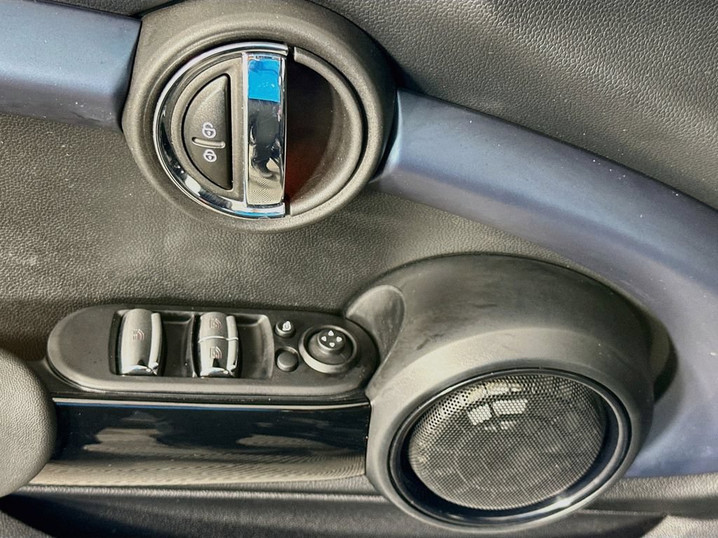 Used 2021 MINI Cooper S w/ Sidewalk Package FWD image 18