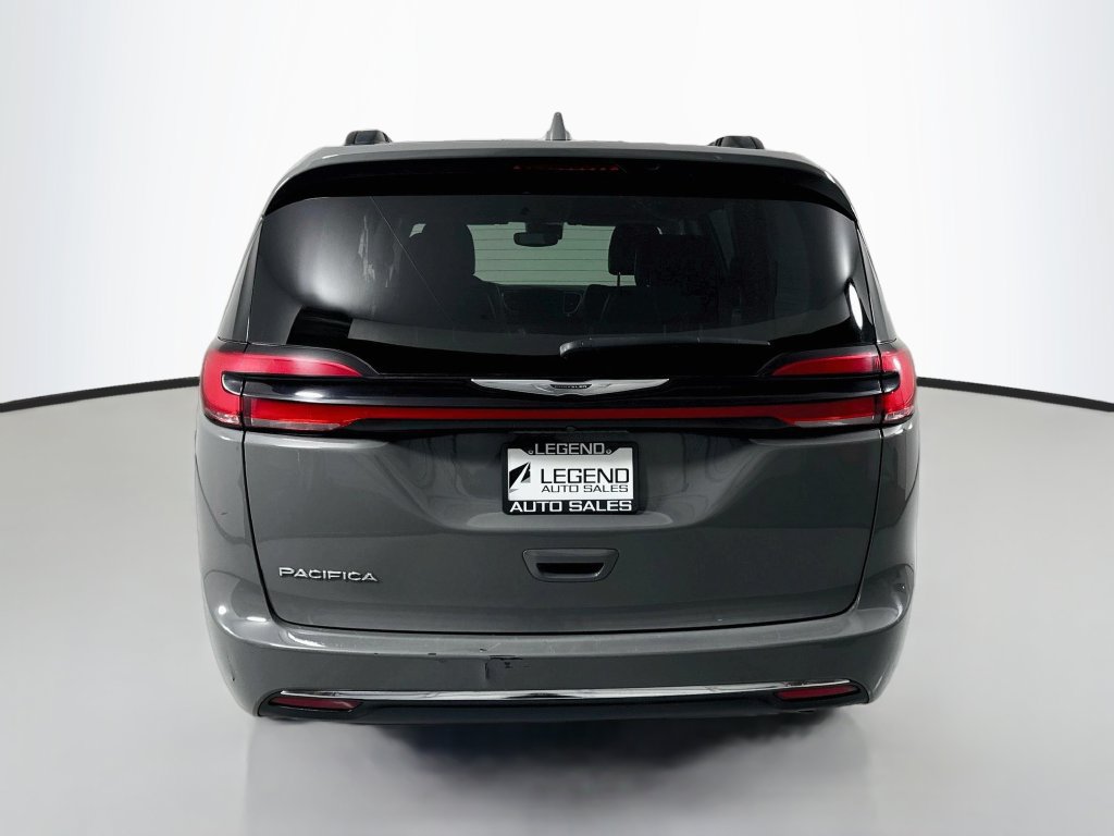 Used 2022 Chrysler Pacifica Touring-L FWD image 6