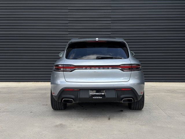 Certified 2025 Porsche Macan image 6