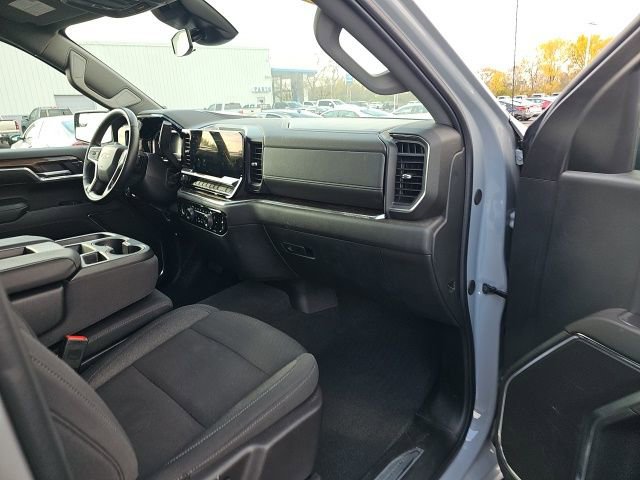Used 2024 Chevrolet Silverado 1500 LT image 30