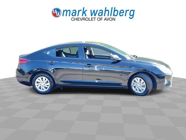 Used 2019 Hyundai Elantra SE w/ Cargo Package FWD image 9
