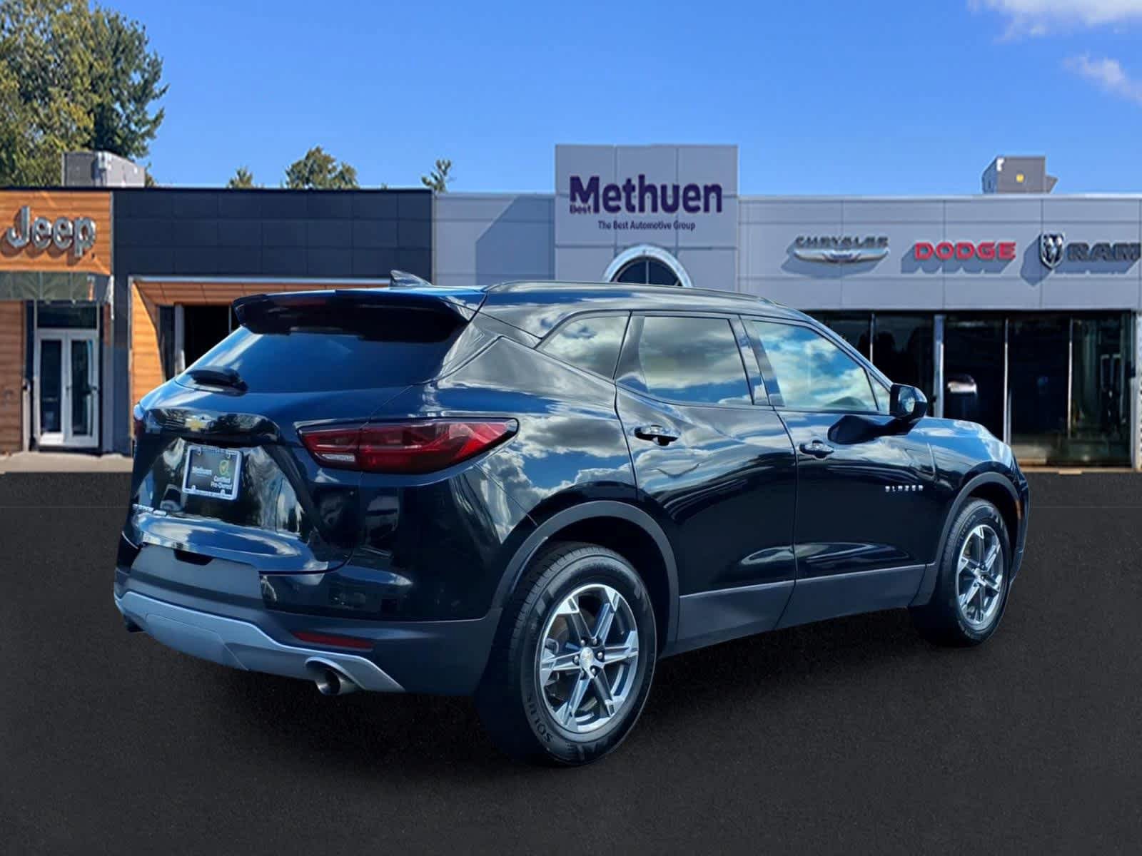 Used 2023 Chevrolet Blazer LT w/ Convenience Package AWD/4WD image 4