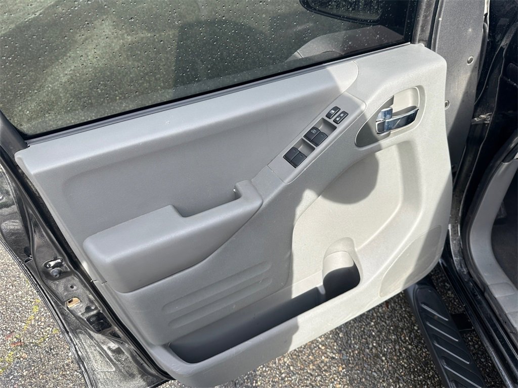 Used 2021 Nissan Frontier SV image 11