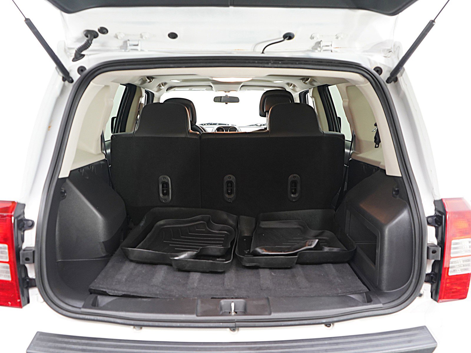 Used 2015 Jeep Patriot High Altitude image 15