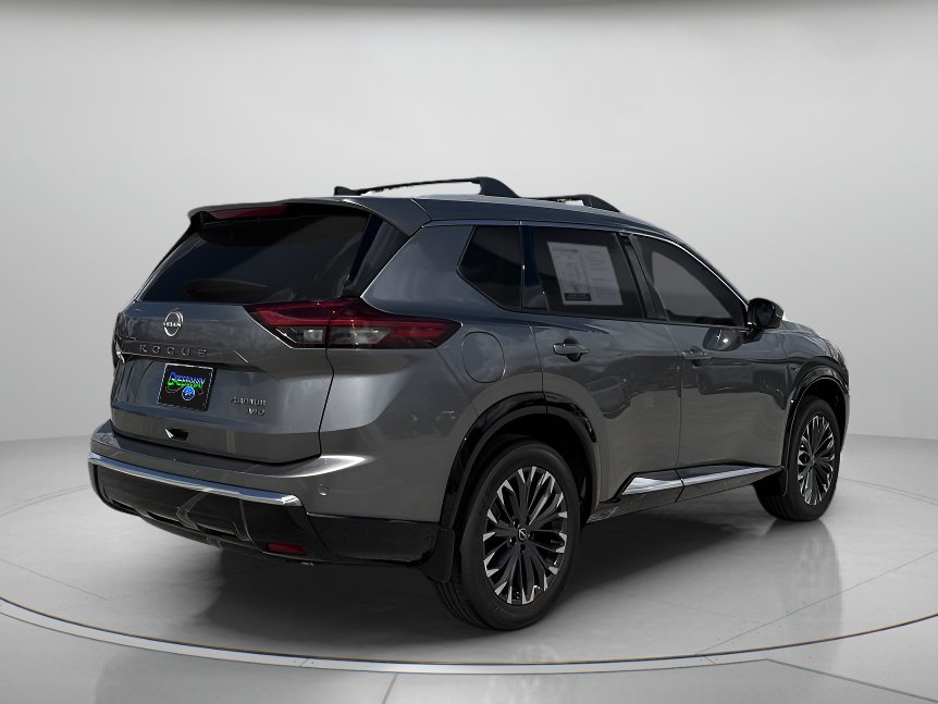 Used 2026 Nissan Rogue Platinum AWD/4WD image 3