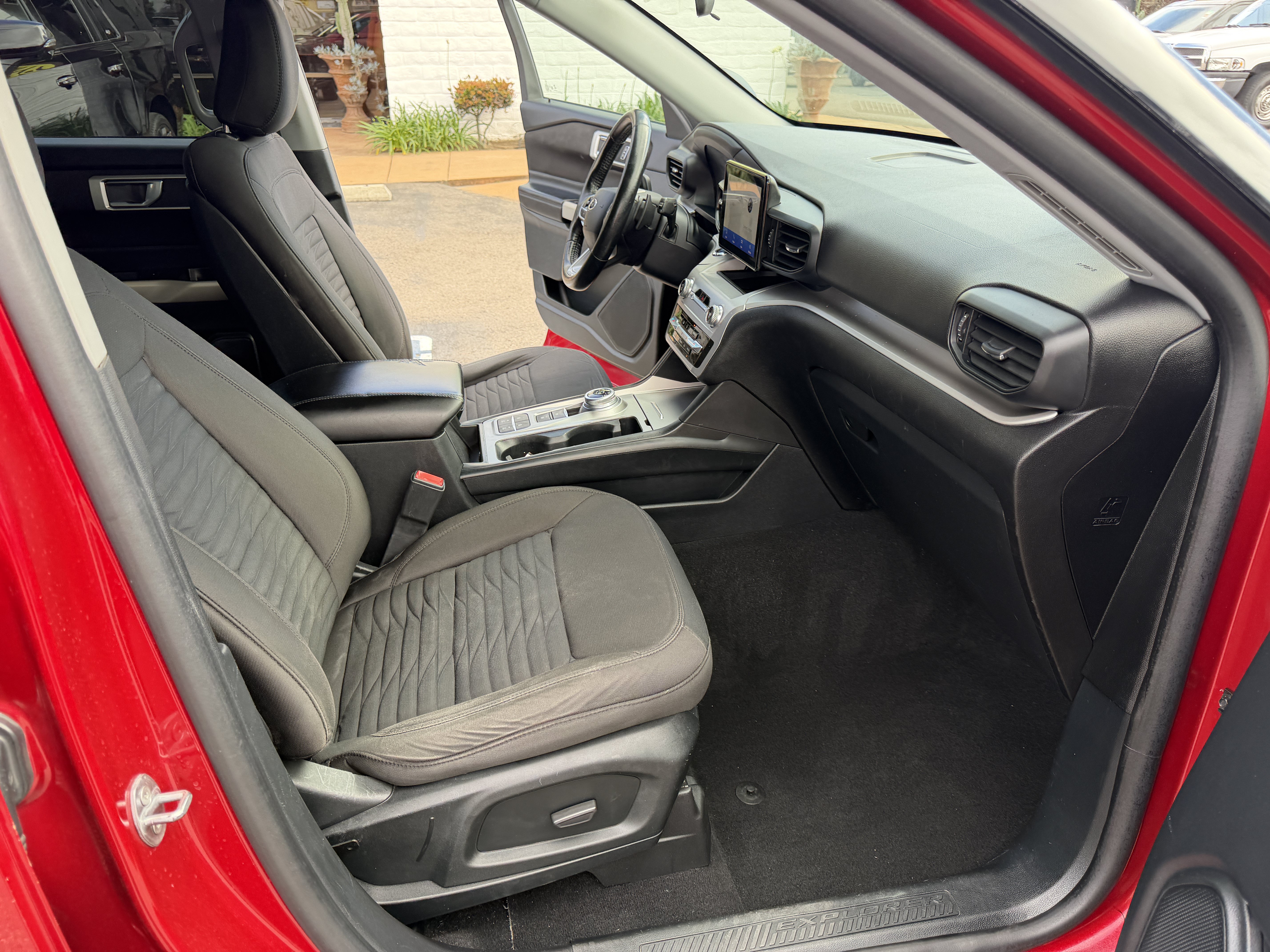 Used 2020 Ford Explorer XLT RWD image 19