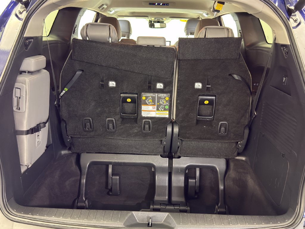 Used 2025 Toyota Sienna XLE w/ XLE Plus Package FWD image 38