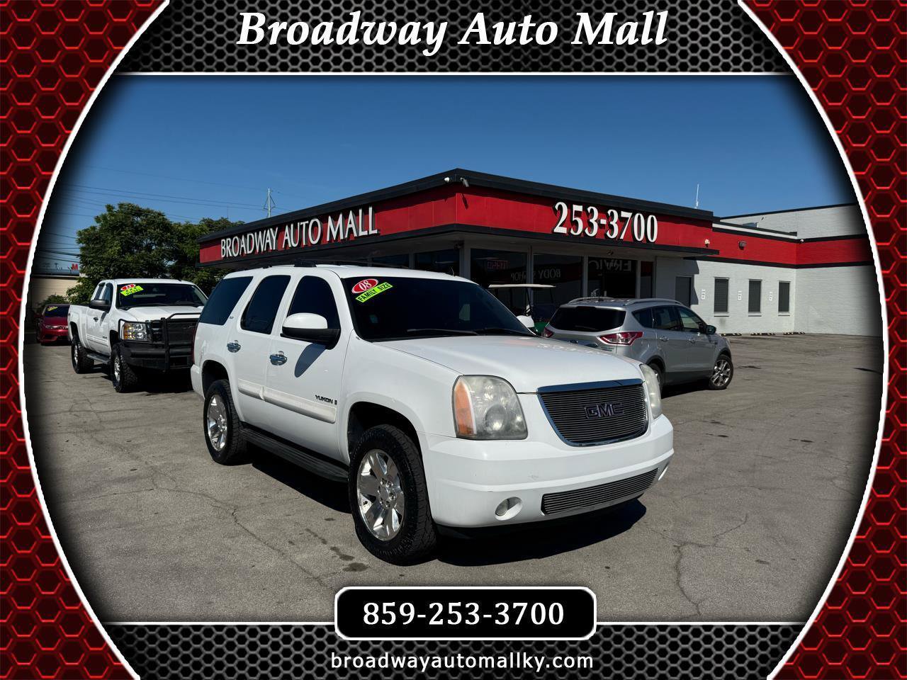 Used 2008 GMC Yukon SLT w/ SLT Preferred Equipment Group AWD/4WD image 1