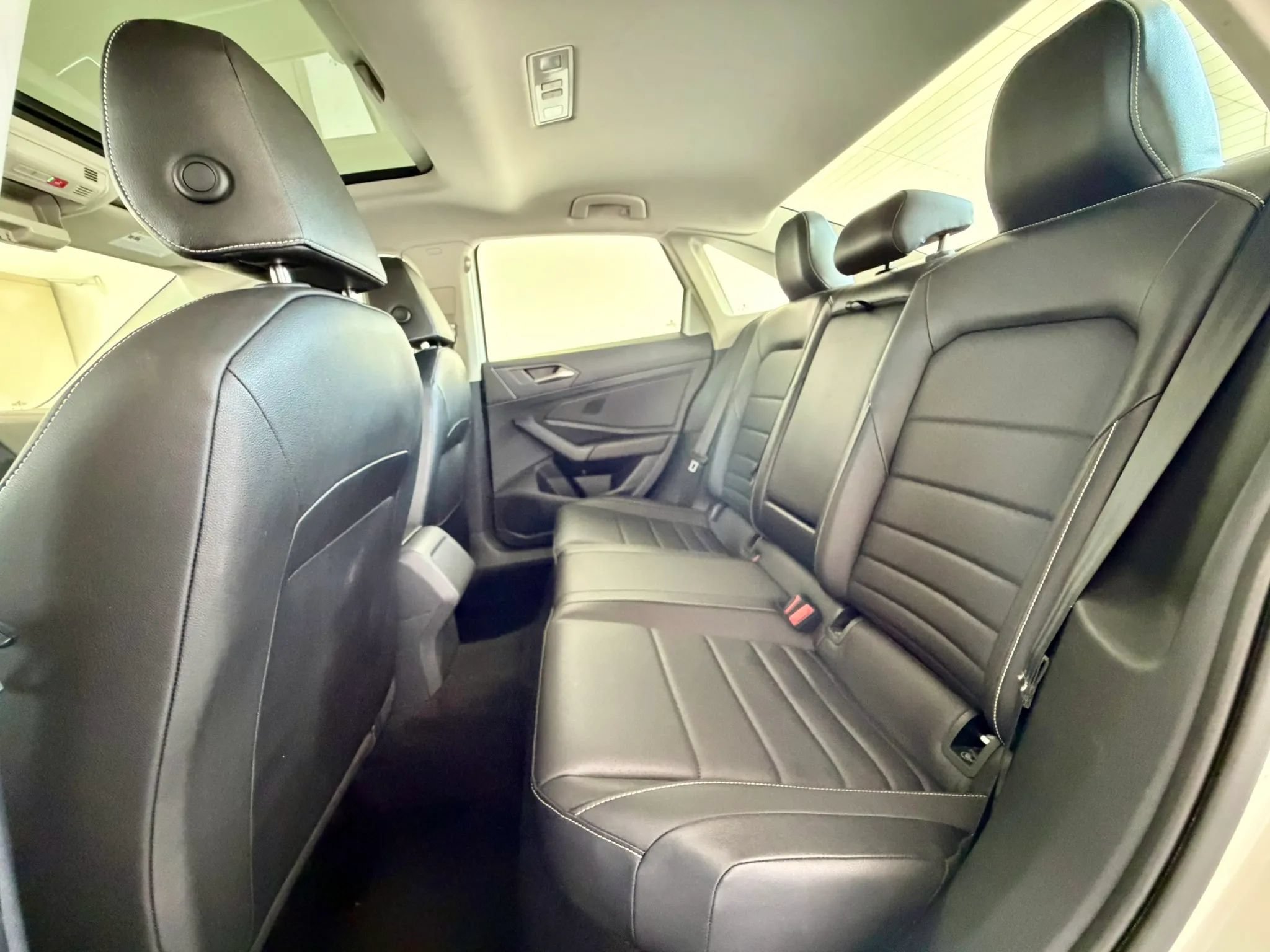 Used 2023 Volkswagen Jetta SE w/ Panoramic Sunroof Package FWD image 24
