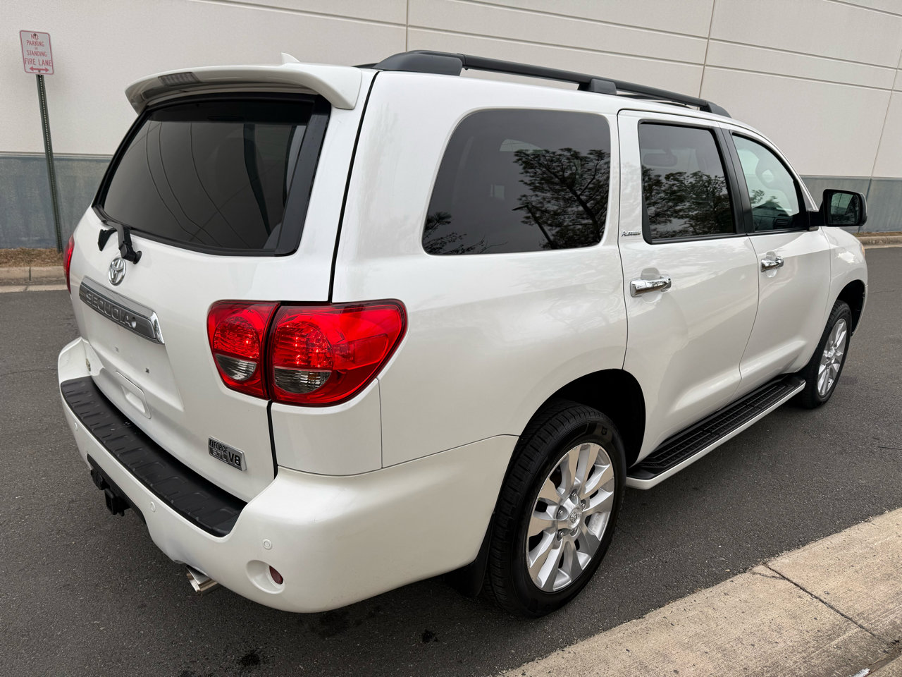 Used 2012 Toyota Sequoia Platinum image 4