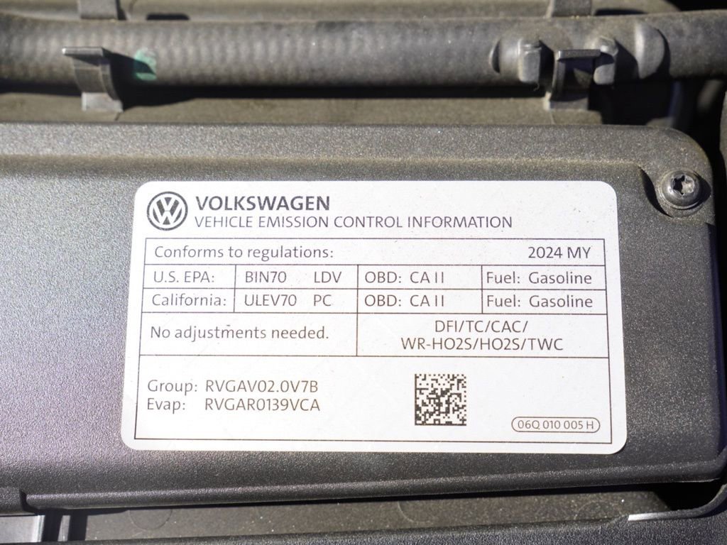 Used 2024 Volkswagen Golf R image 31