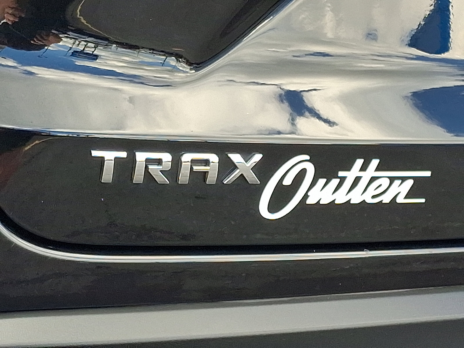 Used 2025 Chevrolet Trax LS image 30