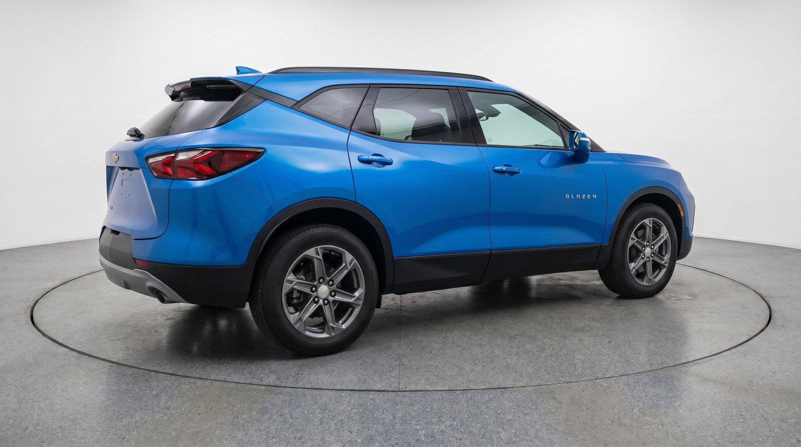 Used 2025 Chevrolet Blazer LT FWD image 9