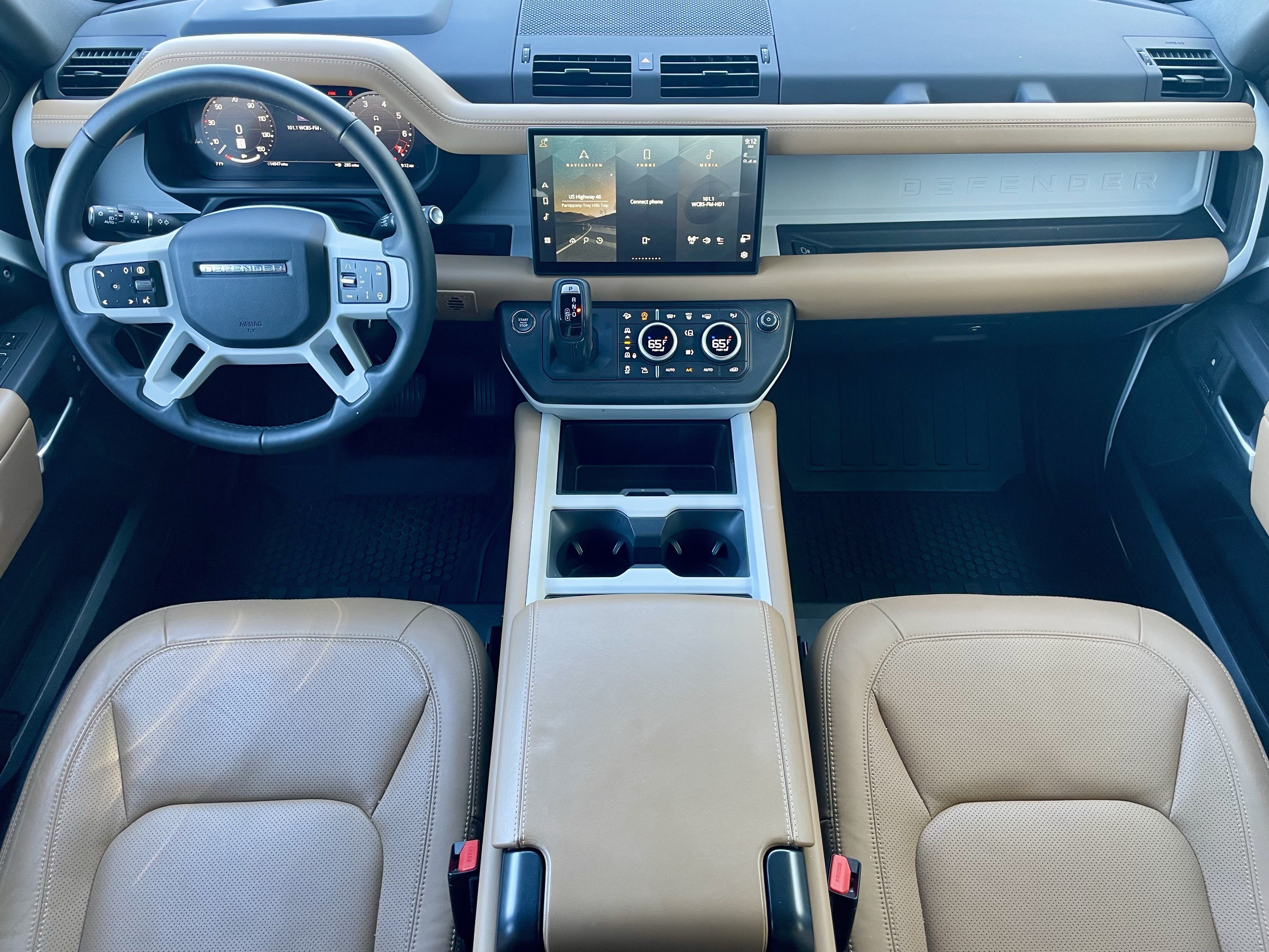 Certified 2025 Land Rover Defender 110 X-Dynamic SE AWD/4WD image 16
