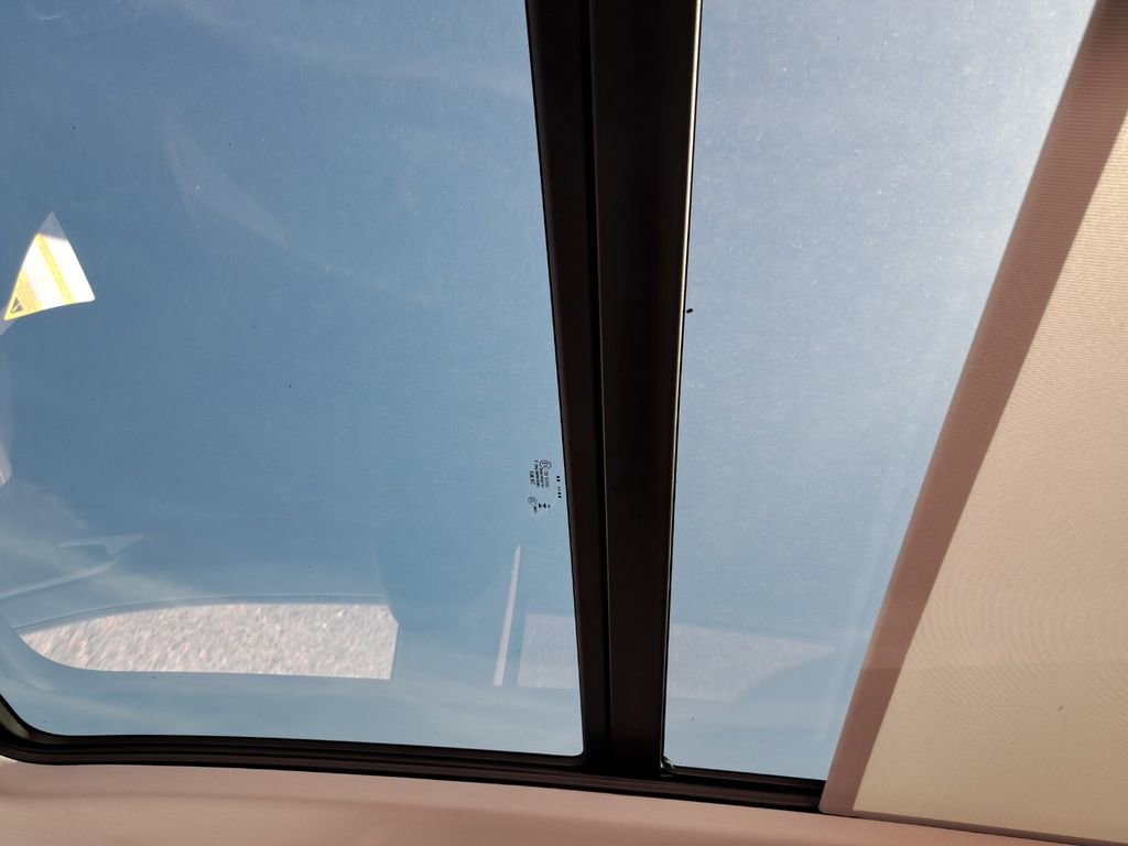 New 2026 Volkswagen Taos SE image 23