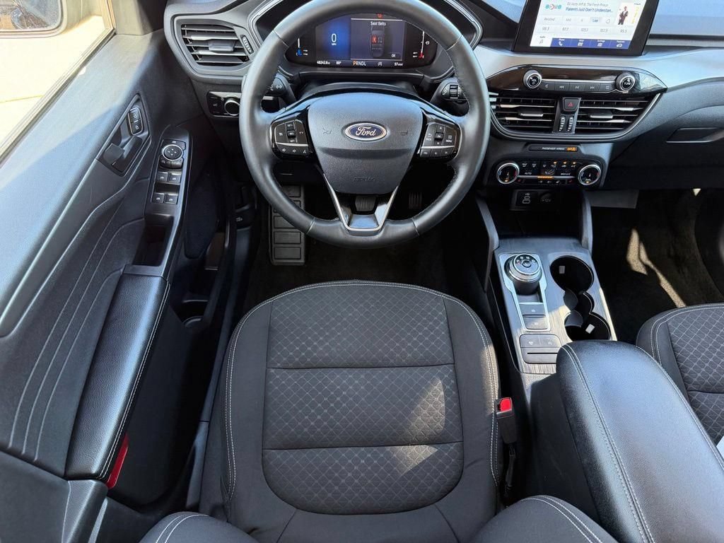 Used 2024 Ford Escape Active AWD/4WD image 9