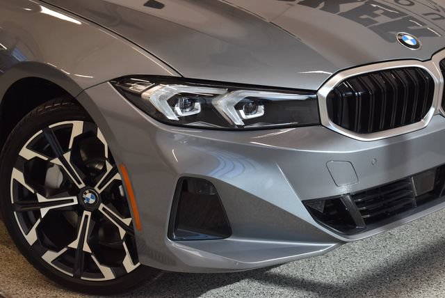 New 2026 BMW 330i xDrive Sedan w/ Convenience Package AWD/4WD image 30