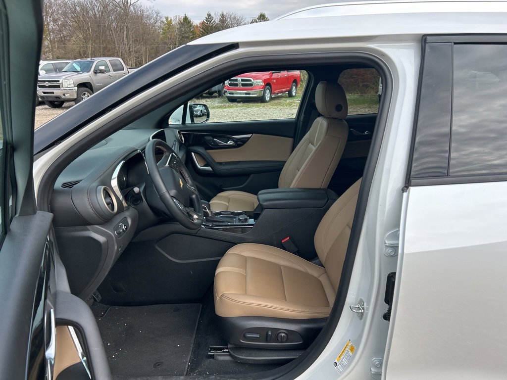 Used 2023 Chevrolet Blazer Premier image 18