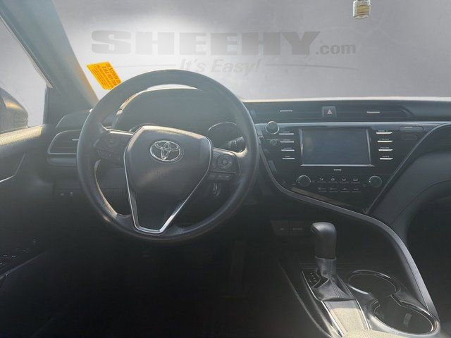 Used 2020 Toyota Camry LE image 3