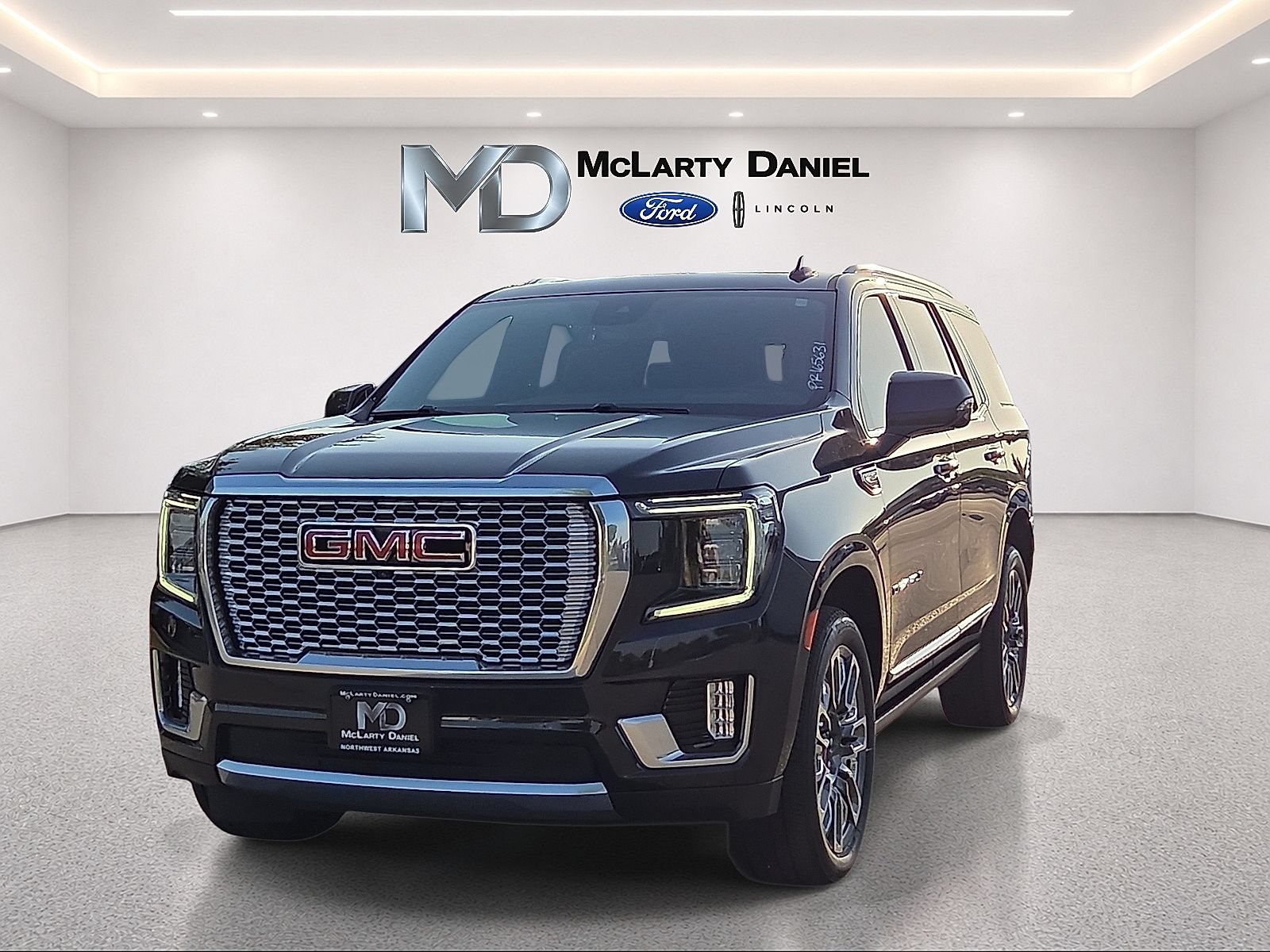 Used 2023 GMC Yukon Denali AWD/4WD image 2