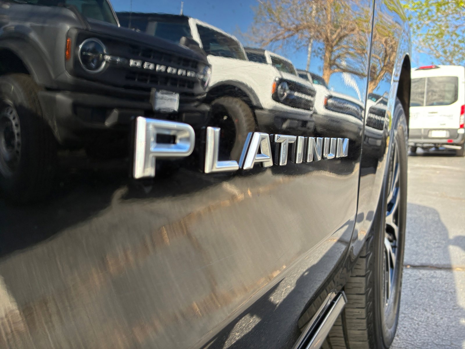 Used 2025 Ford Expedition Max Platinum AWD/4WD image 23