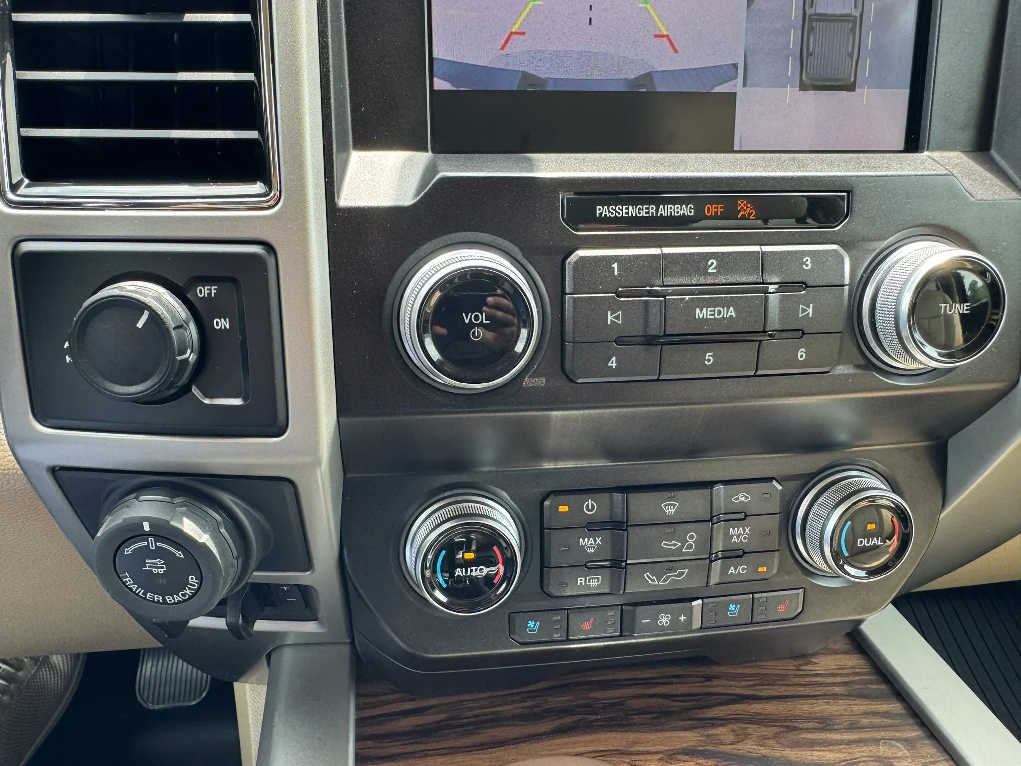 Used 2019 Ford F150 Lariat w/ Equipment Group 502A Luxury RWD image 42