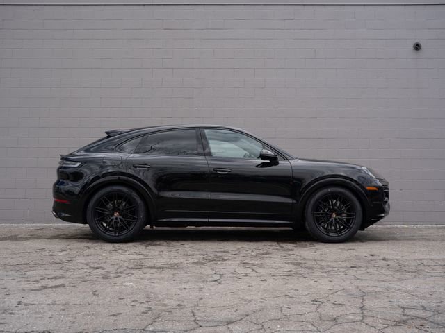 New 2026 Porsche Cayenne GTS image 8