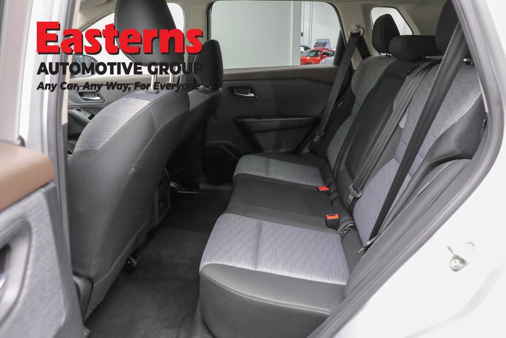 Used 2023 Nissan Rogue SV AWD/4WD image 21